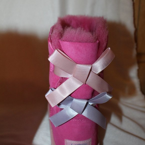 NIB UGG BAILEY BOW YOUTH 6 WOMEN'S 8 WATER RESISTANT SUEDE SHEARLING BOO… - Picture 3 of 9